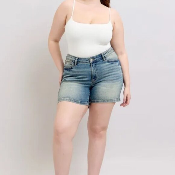 Judy‎ Blue Plus Size V-Front Vintage Wash Shorts - Picture 7 of 8